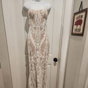 Elegant White Lace Maxi Dress